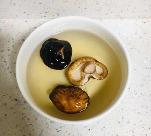 青菜炒香菇怎么炒,香菇青菜怎样做好吃炒着好吃图5