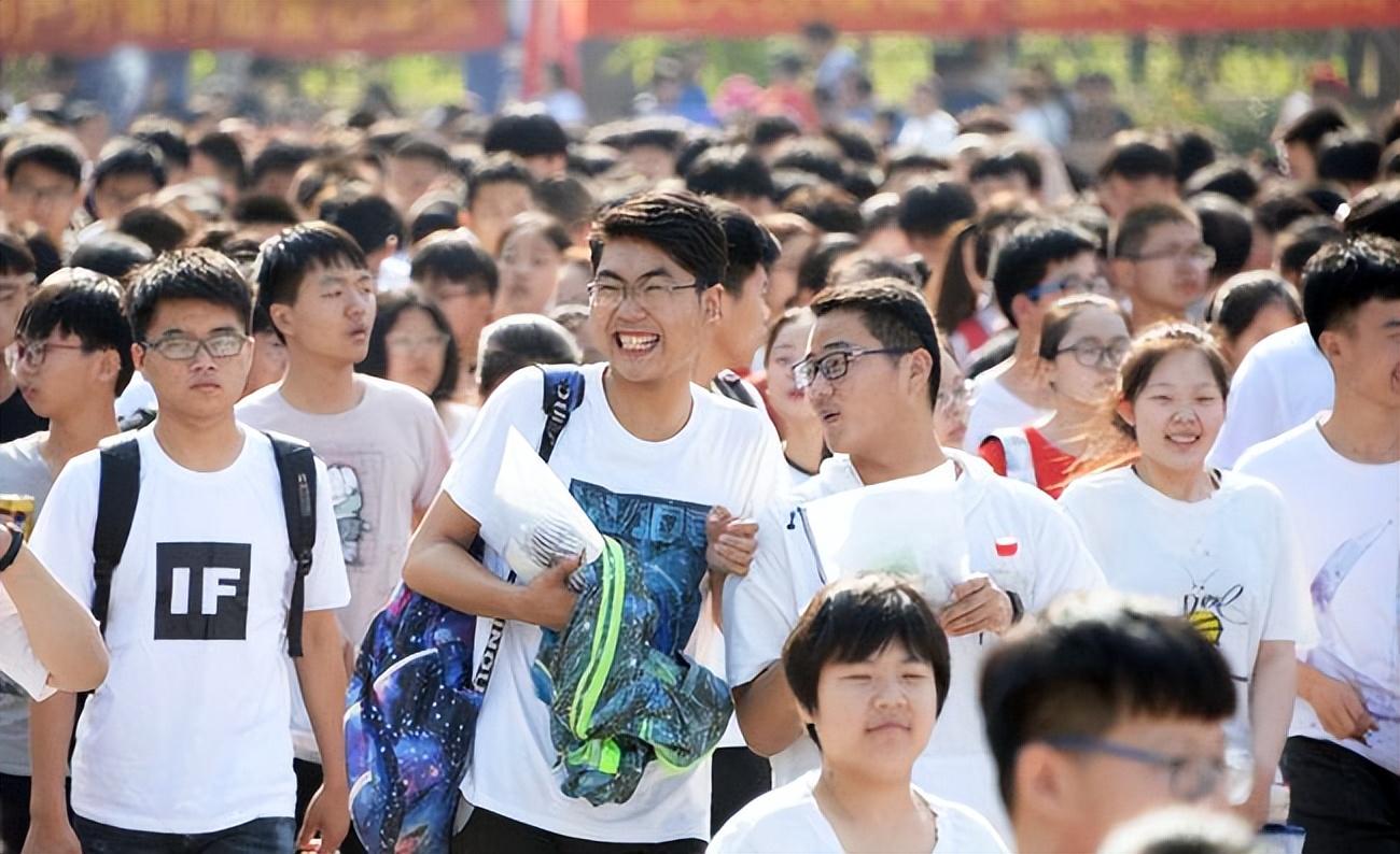 今年高考报名有多少人（全国今年高考的考生大约多少人报考）