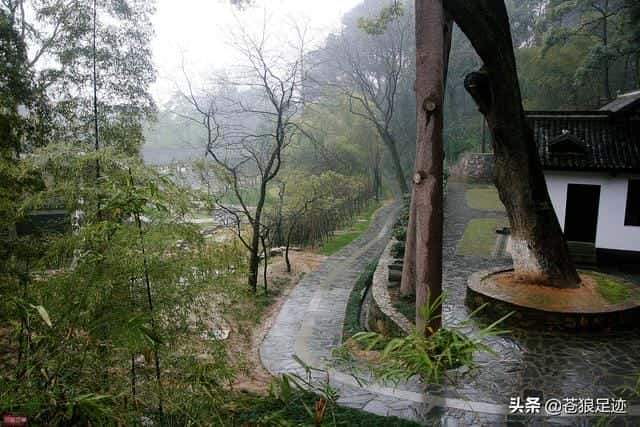 湖南长沙岳麓书院始建于哪个年代-（长沙岳麓书院建于何时）