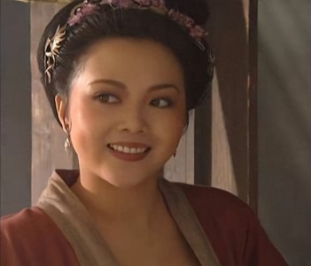 ​妖艳“孙二娘”梁丽，曾饰演89版的妲己，5集后被停播