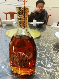 ​喝劲酒和红酒哪个好(喝劲酒好还是红酒好)