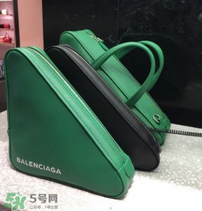 ​balenciaga三角包尺寸多大？巴黎世家三角形包包尺寸介绍