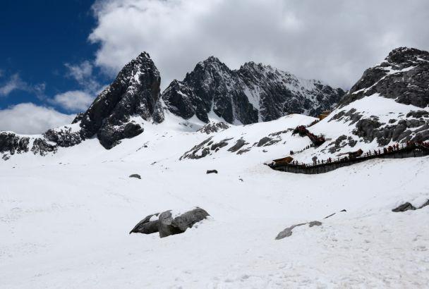 为何玉龙雪山至今无人登顶？