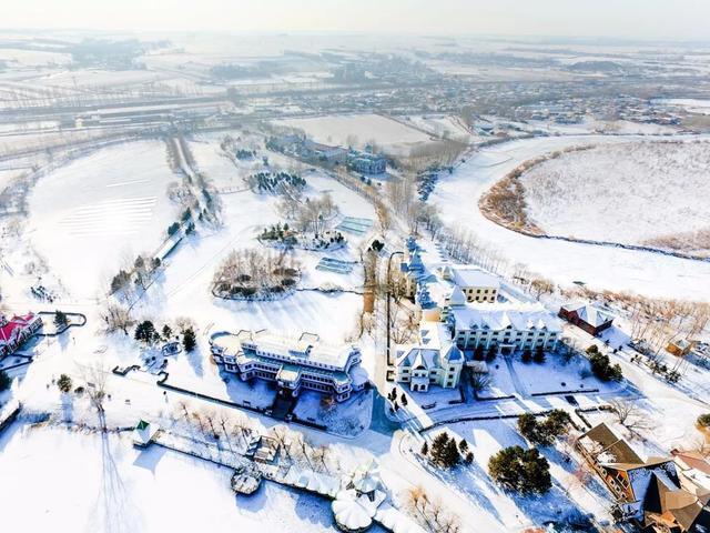 哈尔滨下雪了，人们心中美若仙境的冰雪城