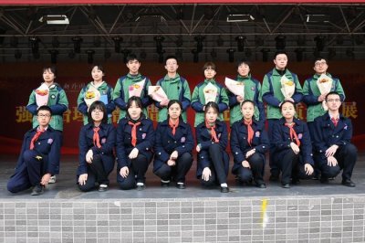 ​“神兽归笼”日！直击成都各学校“花式”开学