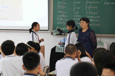 ​老师每月到底挣多少钱？多地教师晒出工资条，实际收入是这些